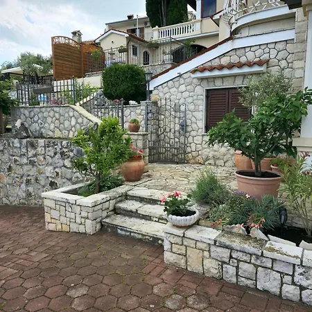 Villa Kuca Za Odmor Ameli à Mošćenička Draga Extérieur photo